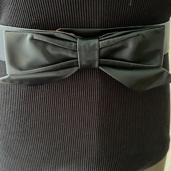 LOUIS VUITTON NAPPA LEATHER BOW BELT - MADE IN SPAIN - Picture 2 of 6